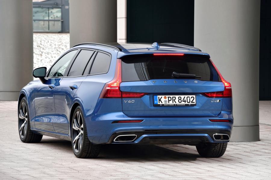  Volvo V60 D3 R-Design 2018 года  (WW) (фото 7 из 29)
